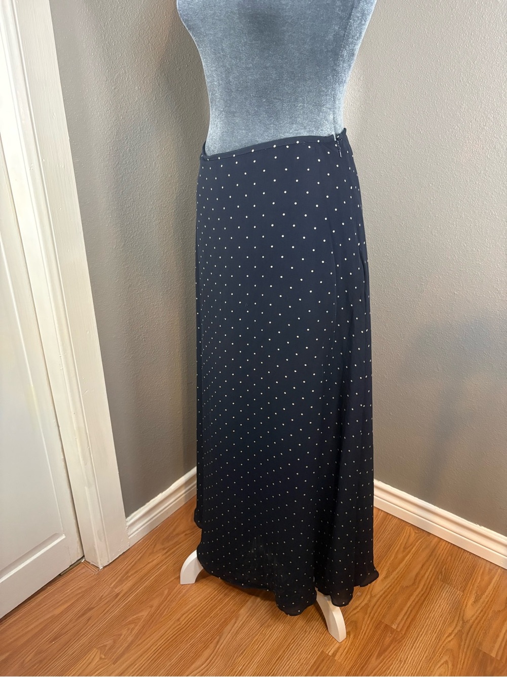Ralph Lauren Polka Dot Maxi Skirt 100% Silk Size 6 Deep Navy White - Picture 6 of 11
